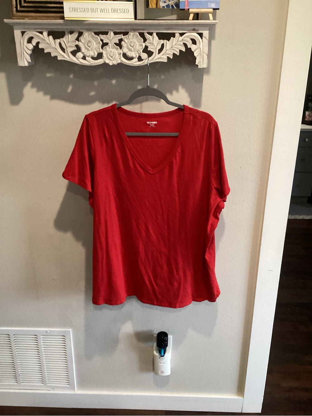 EUC - Old Navy Women's Red V-Neck Short Sleeve Tee -